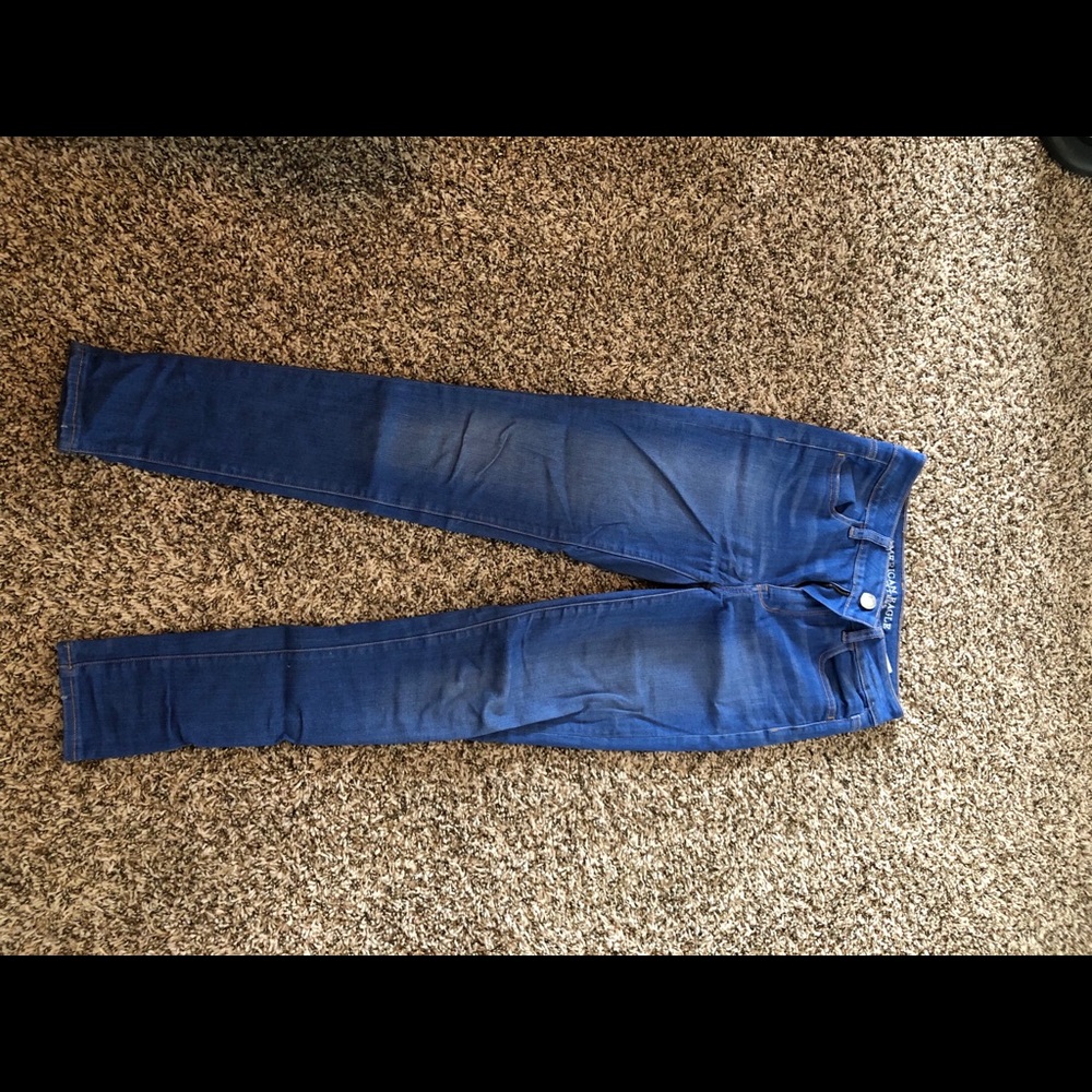 American Eagle, urban, aerie